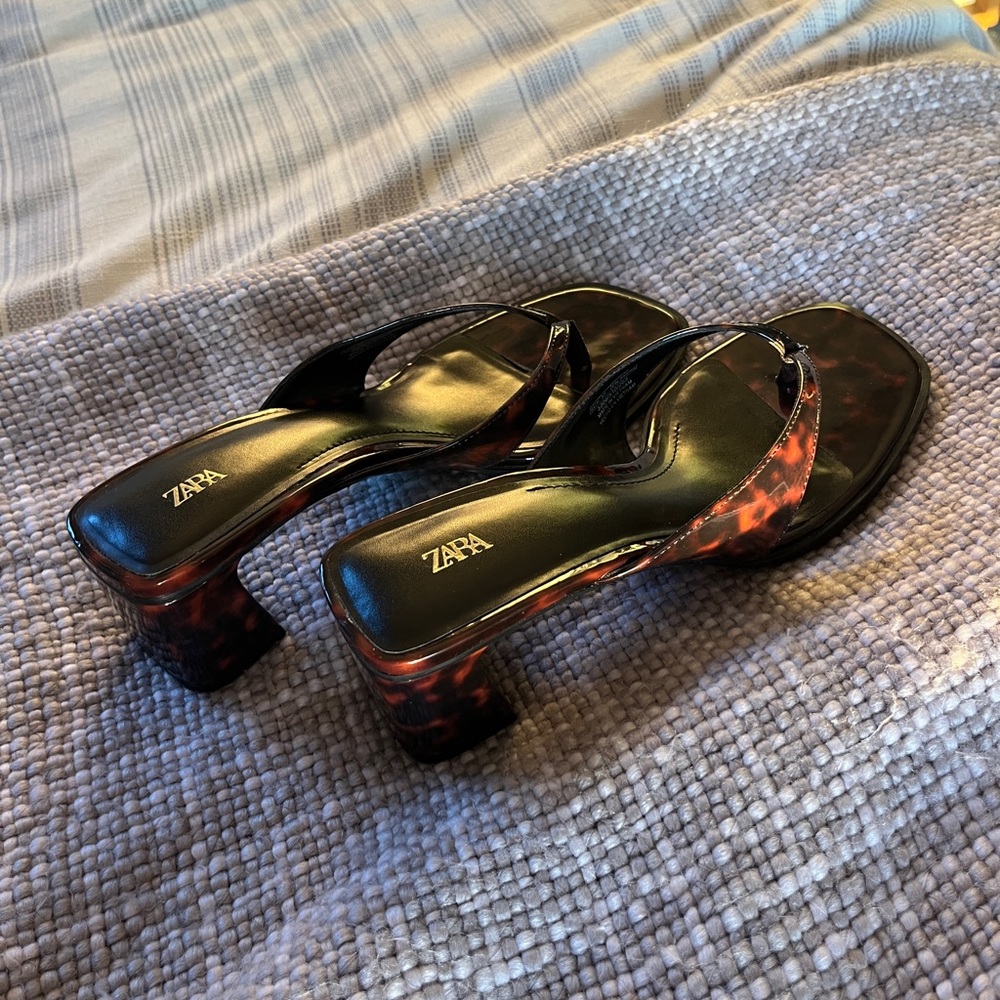 Zara Women's Tortoiseshell Heeled Sandals - Picture 5 of 6